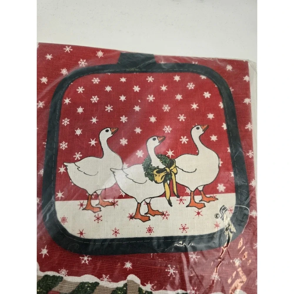 Vintage Stevens Linen Tea Towel and Potholder Set Ducks w/ Christmas wreath NEW